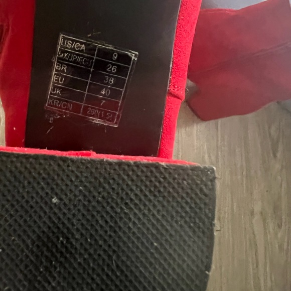 Red booties - Picture 2 of 3